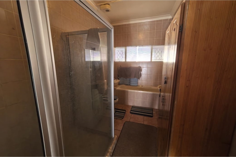 5 Bedroom Property for Sale in Hadison Park Northern Cape